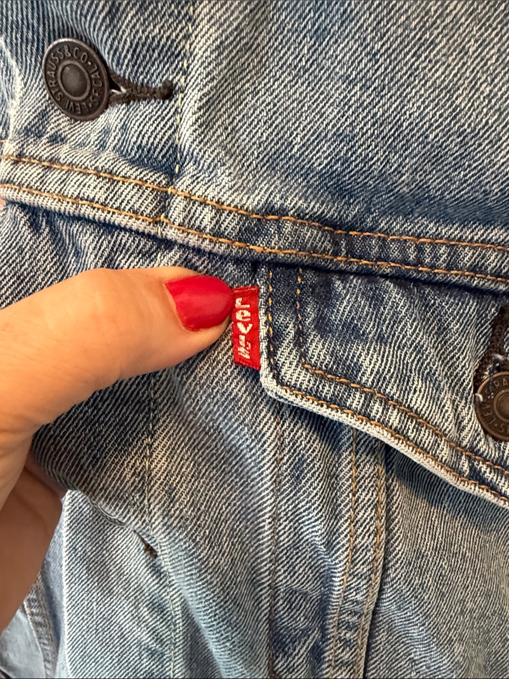 Levi's Men's XL Light Wash Denim Trucker Jean Jacket Classic Button Front - Picture 4 of 13